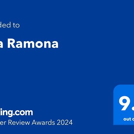 Vila Ramona โอโตเปนี ภายนอก รูปภาพ