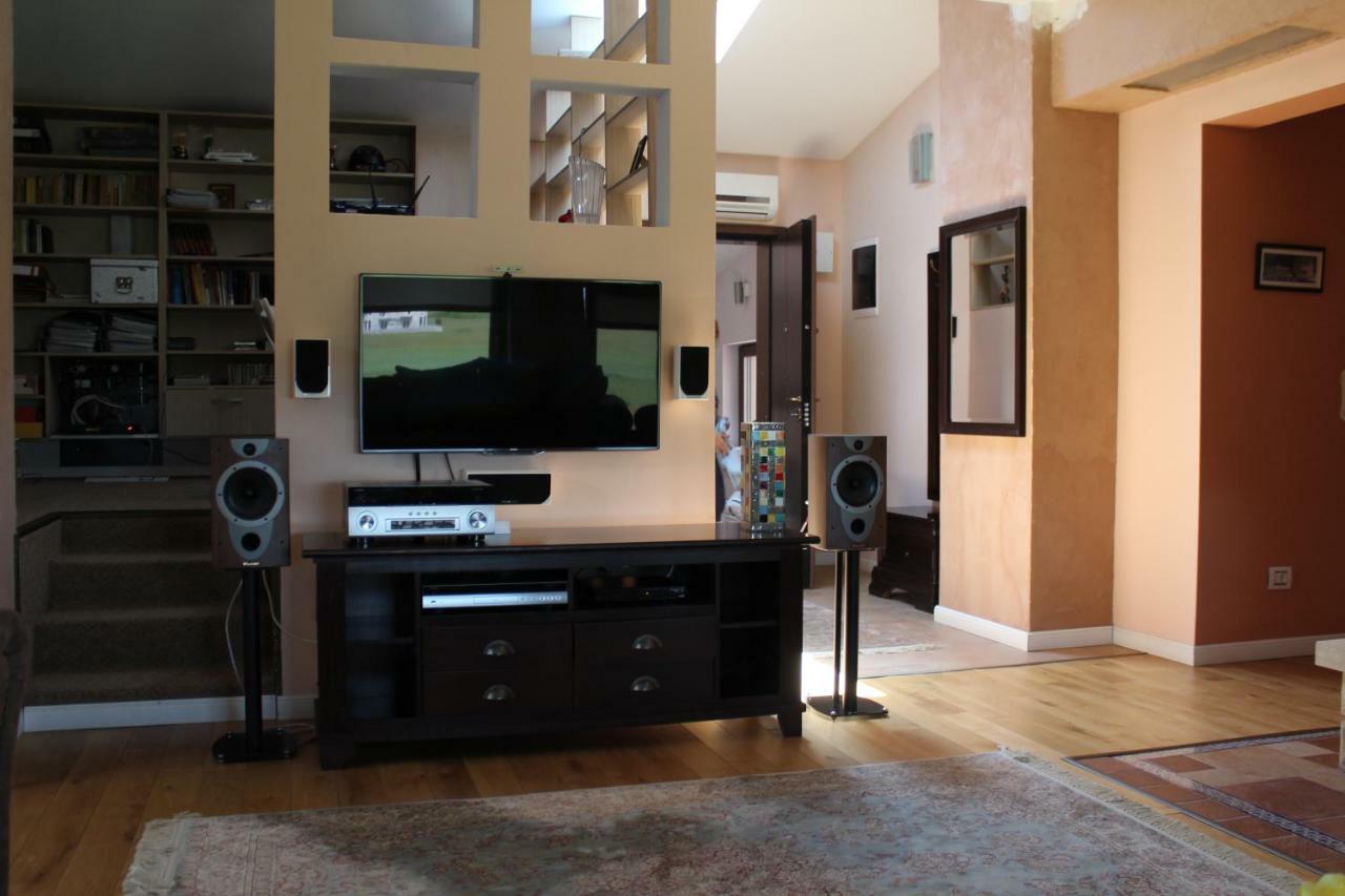 Vila Ramona โอโตเปนี ภายนอก รูปภาพ